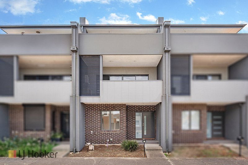 Photo - 42 Brunswick Crescent, Craigieburn VIC 3064 - Image 1
