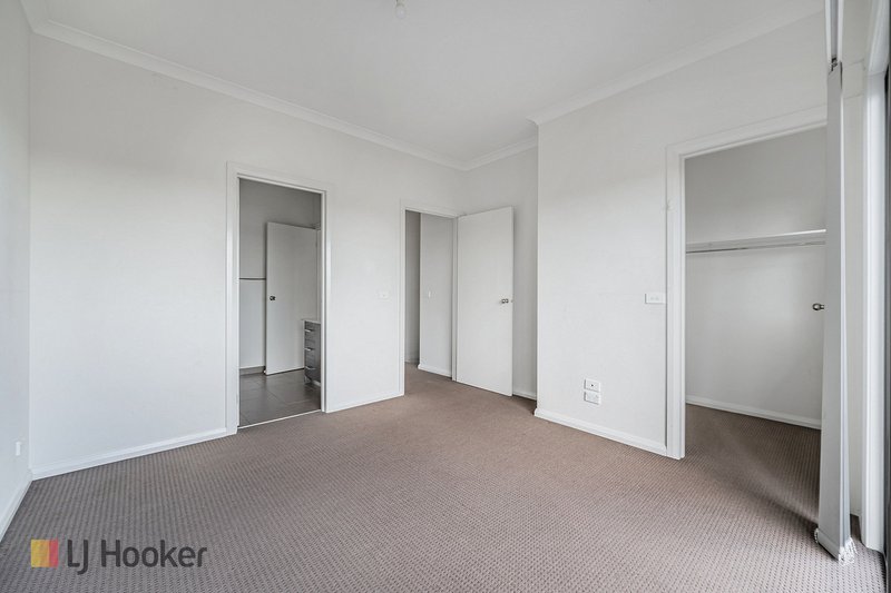 Photo - 42 Brunswick Crescent, Craigieburn VIC 3064 - Image 14