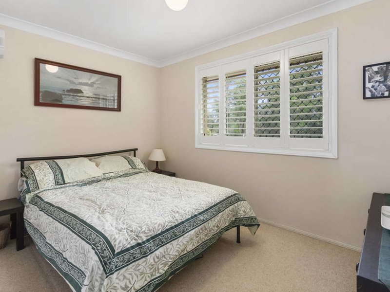 Photo - 42 Buckingham Court, Mount Hallen QLD 4312 - Image 4