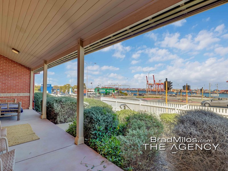 Photo - 4/2 Burt Street, Fremantle WA 6160 - Image 4