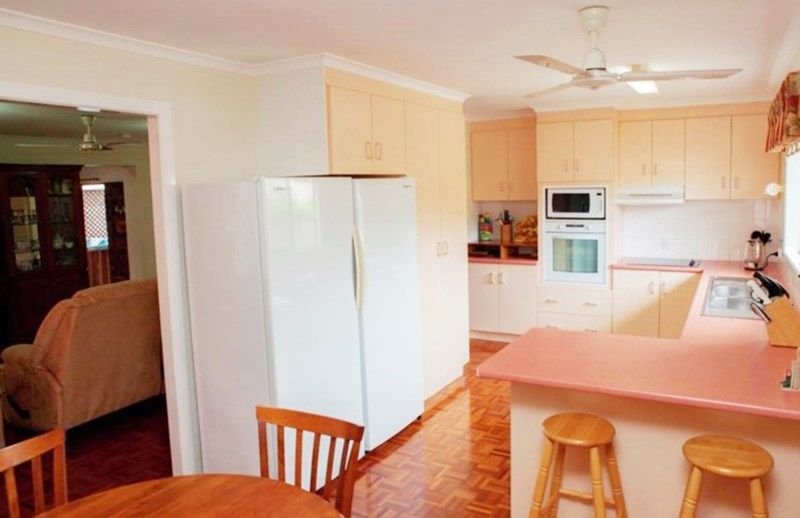 Photo - 42 Bushnell Street, Granville QLD 4650 - Image 3