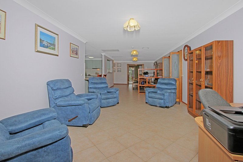 Photo - 42 Calga Crescent, Catalina NSW 2536 - Image 6