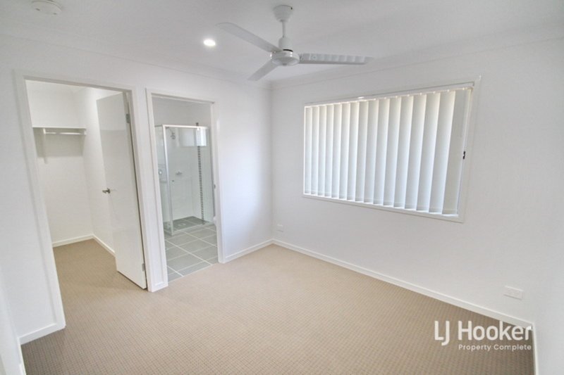 Photo - 42 Cambridge Circuit, Yarrabilba QLD 4207 - Image 6