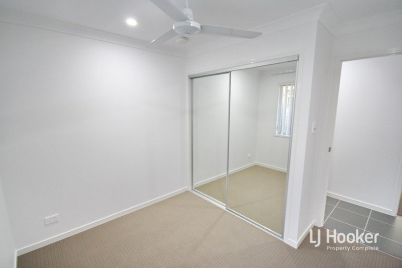 Photo - 42 Cambridge Circuit, Yarrabilba QLD 4207 - Image 8