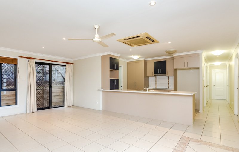 Photo - 42 Carinya Drive, Clinton QLD 4680 - Image 3