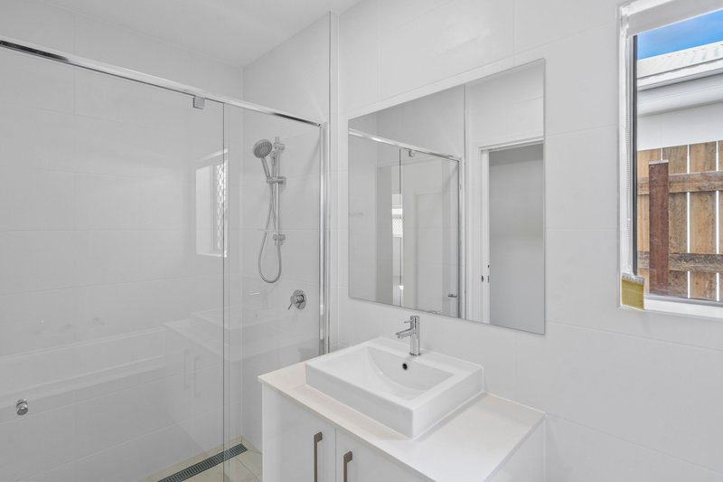 Photo - 42 Carrington Circuit, Park Ridge QLD 4125 - Image 6