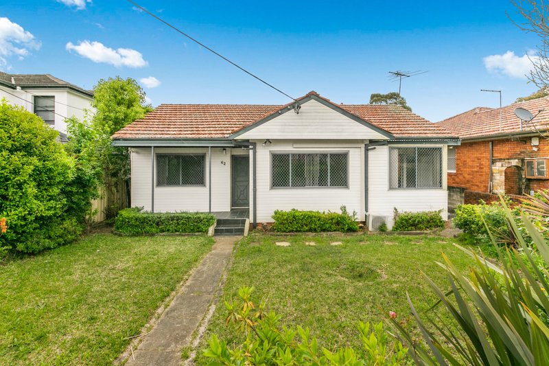 Photo - 42 Cartwright Av , Merrylands NSW 2160 - Image 2