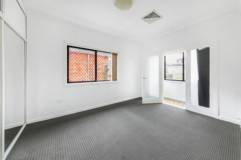 Photo - 42 Cartwright Av , Merrylands NSW 2160 - Image 4