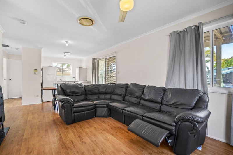 Photo - 42 Cedar Drive, Stapylton QLD 4207 - Image 4