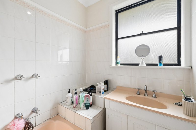 Photo - 42 Centenary Crescent, Werribee VIC 3030 - Image 12