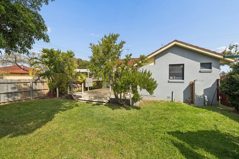 Photo - 42 Centenary Crescent, Werribee VIC 3030 - Image 18