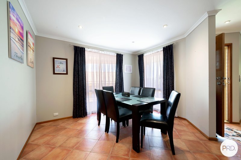 Photo - 42 Charlton Crescent, Gordon ACT 2906 - Image 15