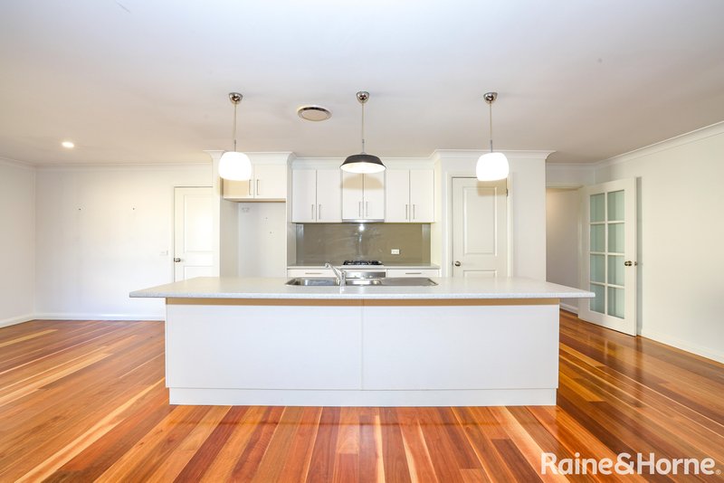 Photo - 42 Cheviot Drive, Kelso NSW 2795 - Image 2