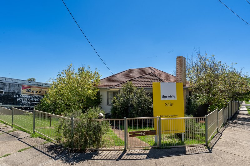 Photo - 42 Chisholm Crescent, Seymour VIC 3660 - Image 5