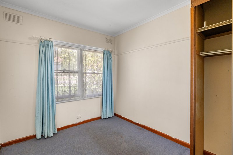 Photo - 42 Chisholm Crescent, Seymour VIC 3660 - Image 7