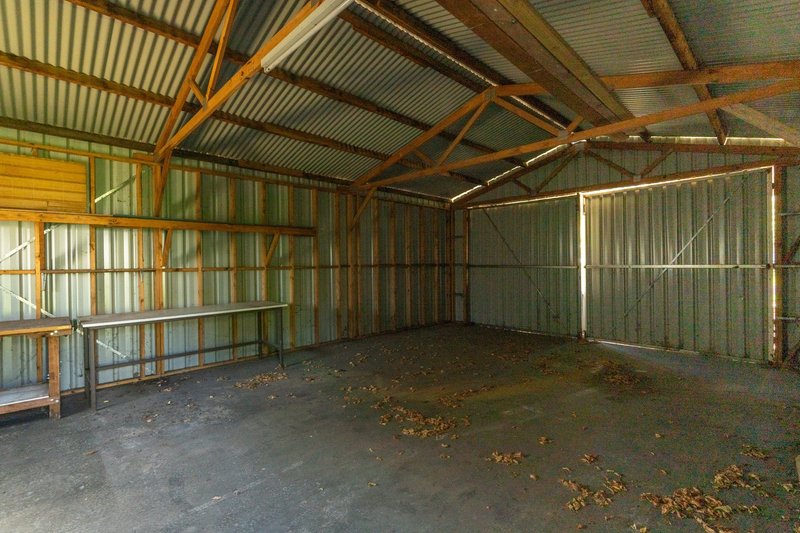 Photo - 42 Chisholm Crescent, Seymour VIC 3660 - Image 11