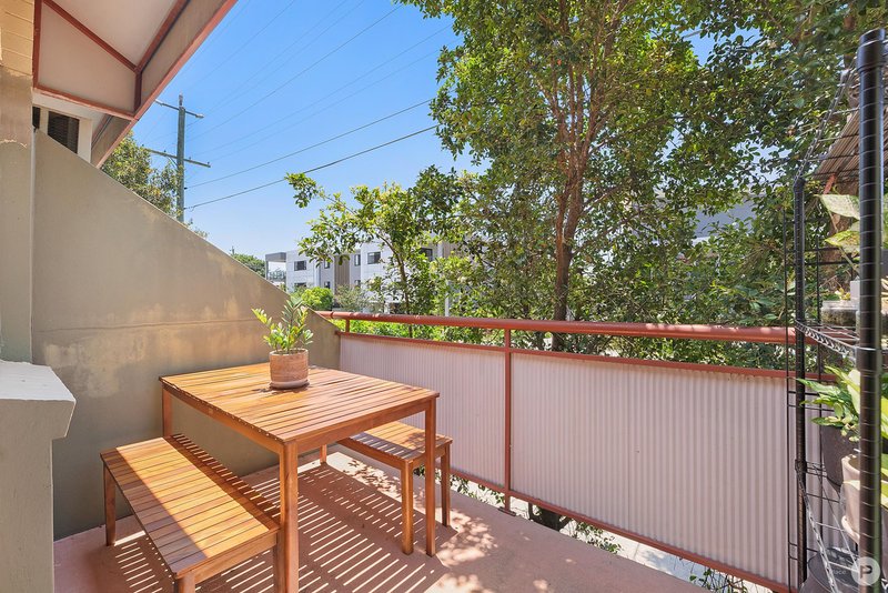 Photo - 4/2 Clarence Road, Kedron QLD 4031 - Image 9