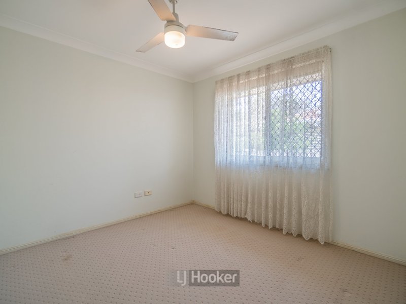 Photo - 42 Colisa Crescent, Regents Park QLD 4118 - Image 11