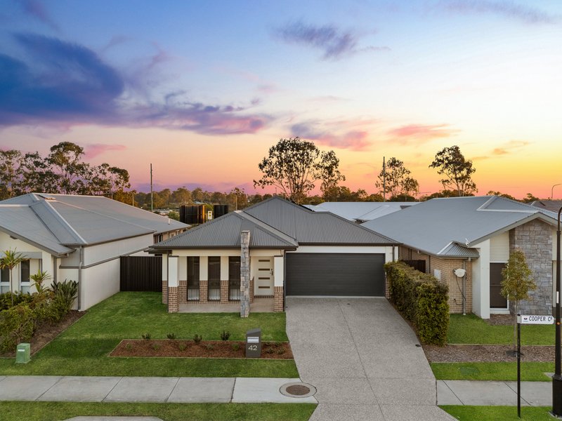 Photo - 42 Cooper Crescent, Jimboomba QLD 4280 - Image 3