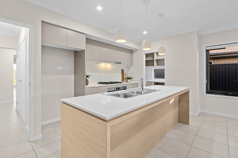 Photo - 42 Cooper Crescent, Jimboomba QLD 4280 - Image 7