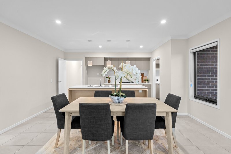 Photo - 42 Cooper Crescent, Jimboomba QLD 4280 - Image 8