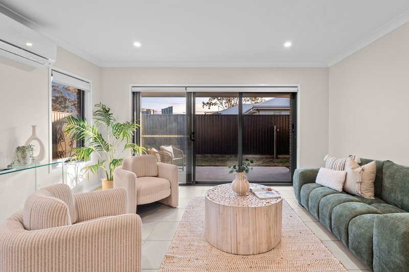 Photo - 42 Cooper Crescent, Jimboomba QLD 4280 - Image 11