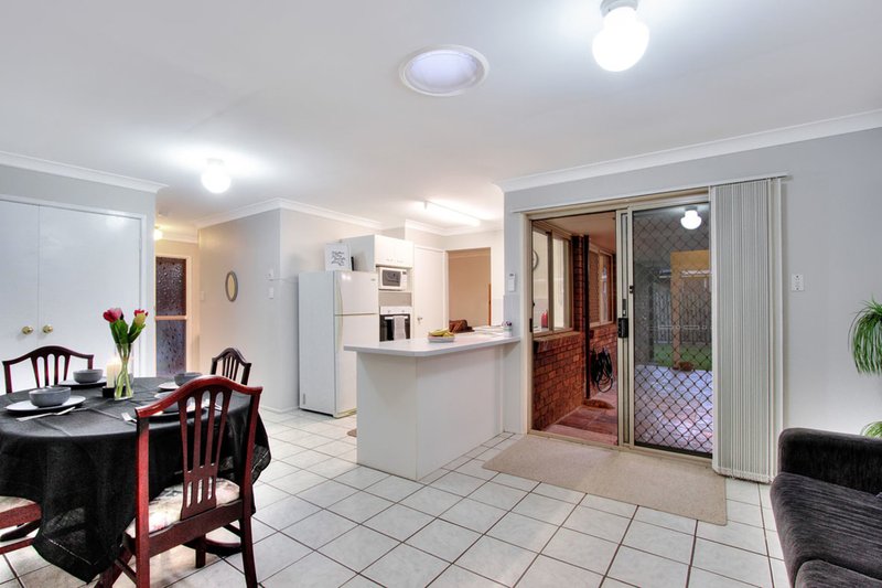 Photo - 42 Corella Place, Runcorn QLD 4113 - Image 3