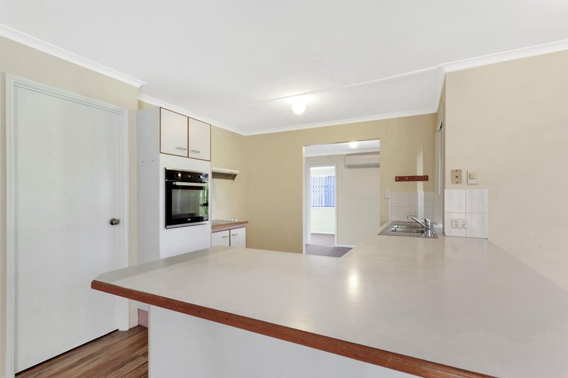 Photo - 42 Coronet Crescent, Burleigh Waters QLD 4220 - Image 7