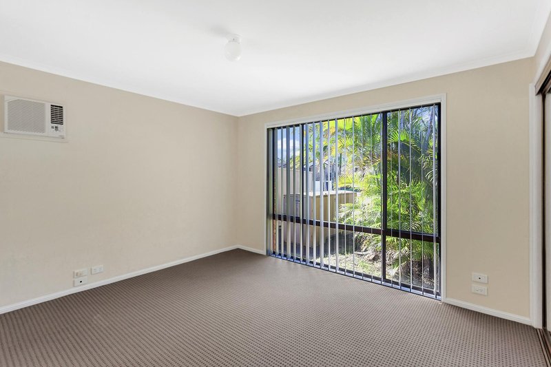 Photo - 42 Coronet Crescent, Burleigh Waters QLD 4220 - Image 9