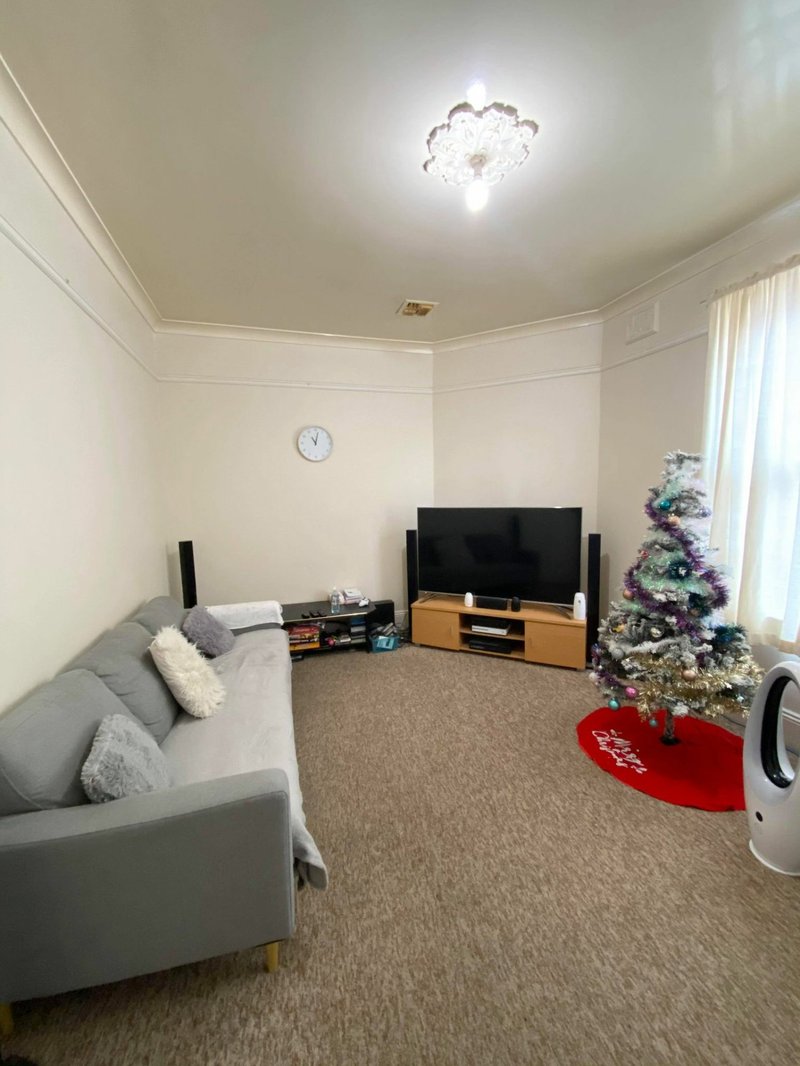 Photo - 42 Cowper Street, Goulburn NSW 2580 - Image 2