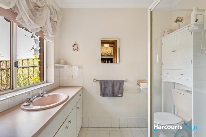 Photo - 42 Craigburn Drive, Flagstaff Hill SA 5159 - Image 11