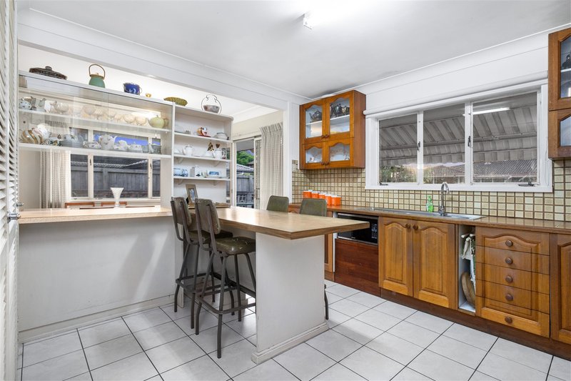 Photo - 42 Cresthaven Drive, Mansfield QLD 4122 - Image 17