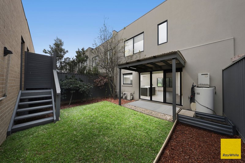 Photo - 42 Damask Way, Mernda VIC 3754 - Image 3