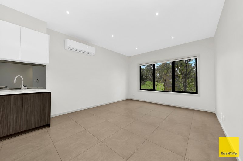 Photo - 42 Damask Way, Mernda VIC 3754 - Image 6