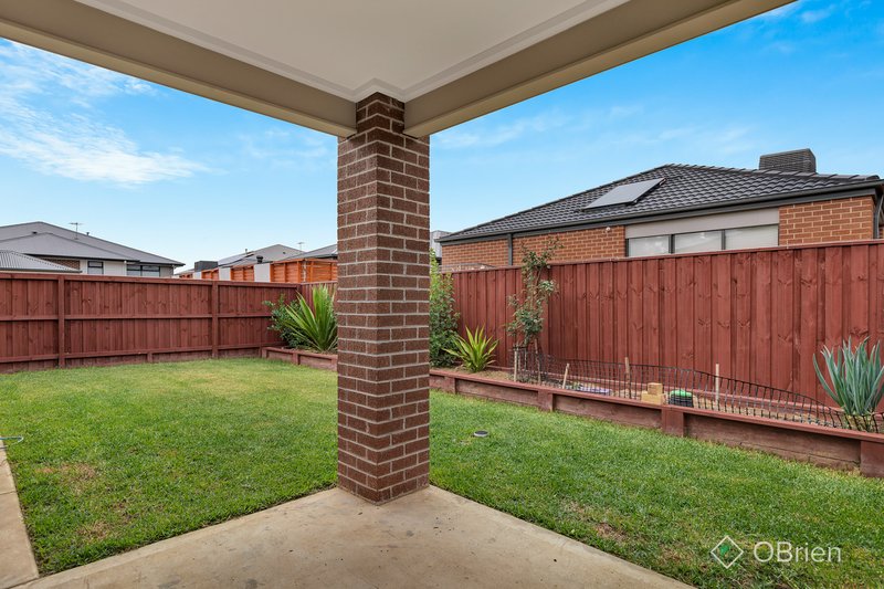 Photo - 42 Dawley Circuit, Werribee VIC 3030 - Image 10