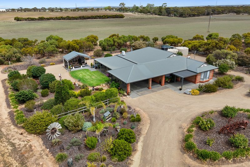 Photo - 42 Dean Jaensch Road, Murray Bridge SA 5253 - Image 2