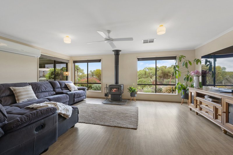 Photo - 42 Dean Jaensch Road, Murray Bridge SA 5253 - Image 7