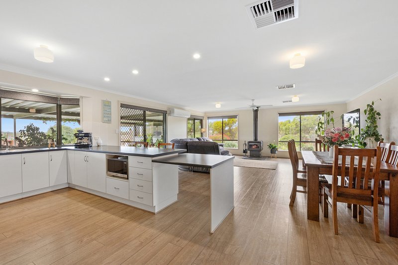 Photo - 42 Dean Jaensch Road, Murray Bridge SA 5253 - Image 9