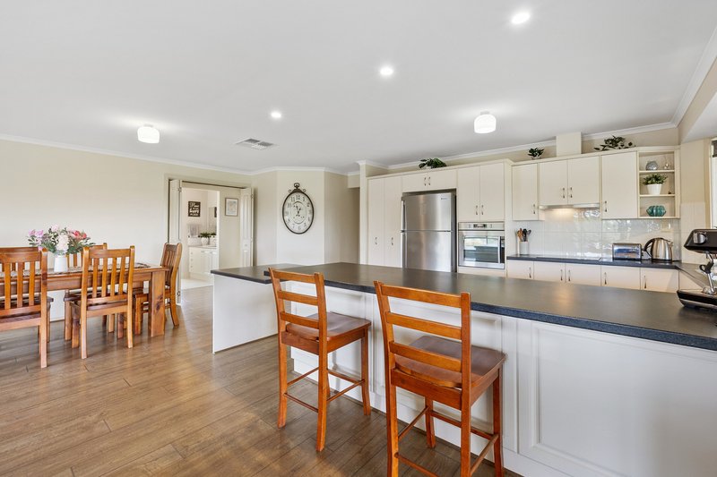 Photo - 42 Dean Jaensch Road, Murray Bridge SA 5253 - Image 11