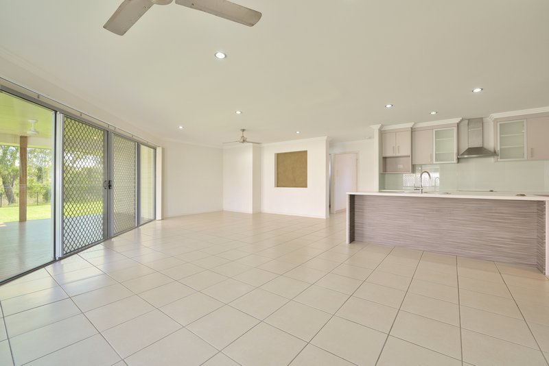 Photo - 42 Dean Street, Glen Eden QLD 4680 - Image 3