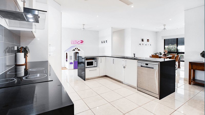 Photo - 42 Deane Crescent, Rosebery NT 0832 - Image 2