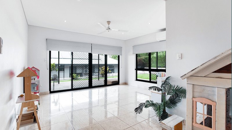 Photo - 42 Deane Crescent, Rosebery NT 0832 - Image 6