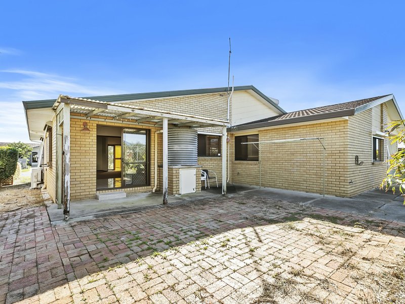 Photo - 42 Dolphin Drive, Bongaree QLD 4507 - Image 13