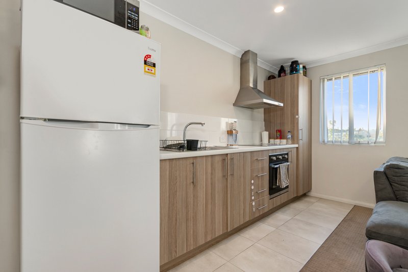 Photo - 4/2 Doncaster Grange, Butler WA 6036 - Image 5