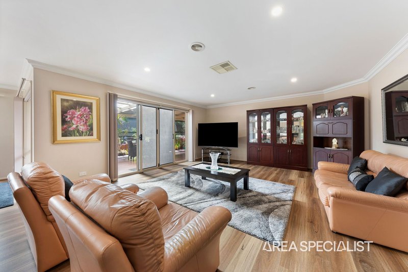 Photo - 42 Ebony Drive, Pakenham VIC 3810 - Image 3