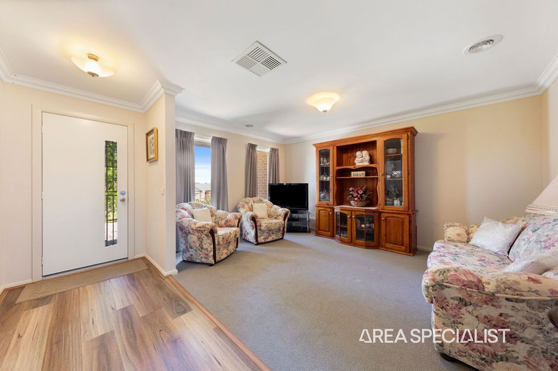 Photo - 42 Ebony Drive, Pakenham VIC 3810 - Image 12