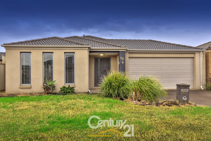 42 Edenbrook Circuit, Pakenham VIC 3810