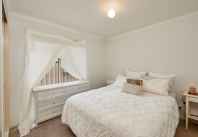 Photo - 42 Eldershaw Drive, Forest Hill NSW 2651 - Image 9