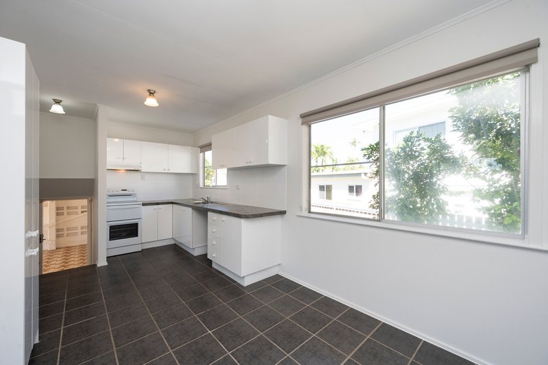 Photo - 42 Ellimatta Avenue, Cranbrook QLD 4814 - Image 4