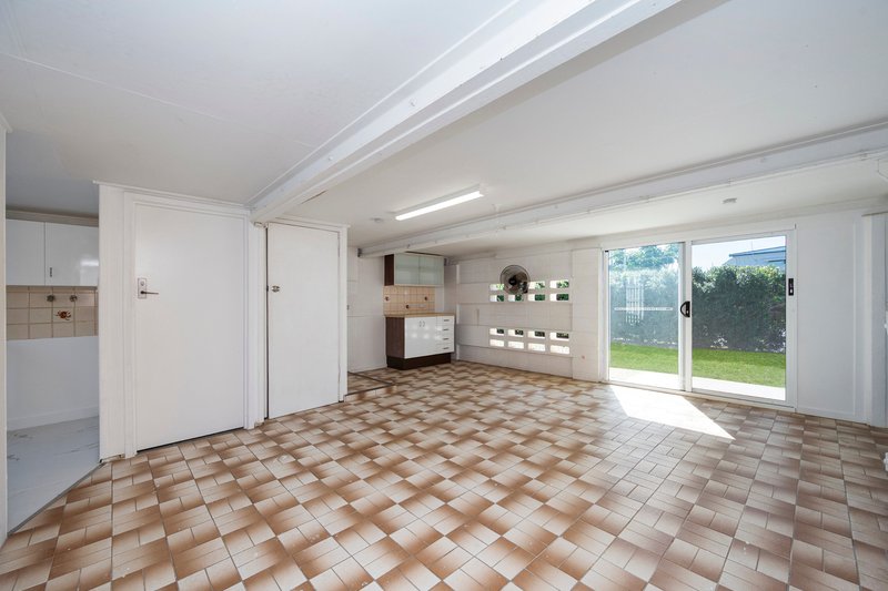 Photo - 42 Ellimatta Avenue, Cranbrook QLD 4814 - Image 10